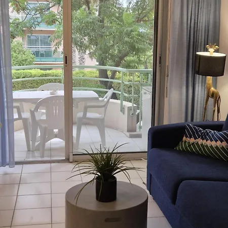 Apartment 4 Pers Avec Coin Nuit Fréjus